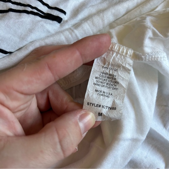 It Closet | White ‘Canada’ TankTop | Size M - Picture 11 of 11